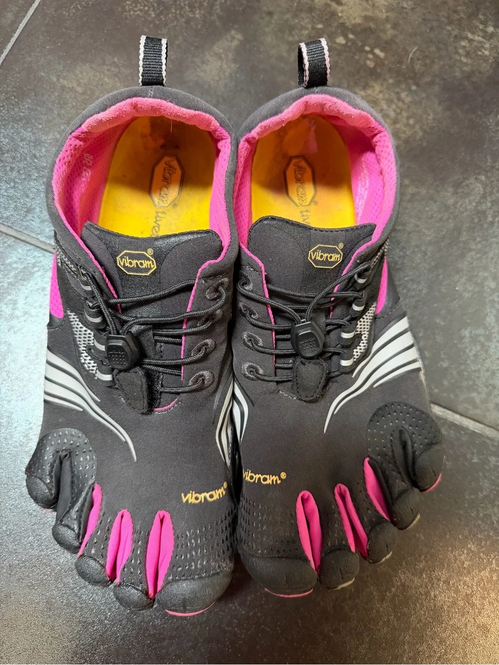 Vibram FiveFingers Women's Black and Pink Minimalist Toe Sneakers